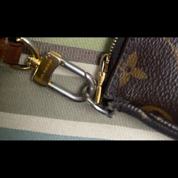 CROSSBODY POUCH WITH COIN PURSE- LOUIS VUITTON - Hunter green strap - Picture 4 of 10
